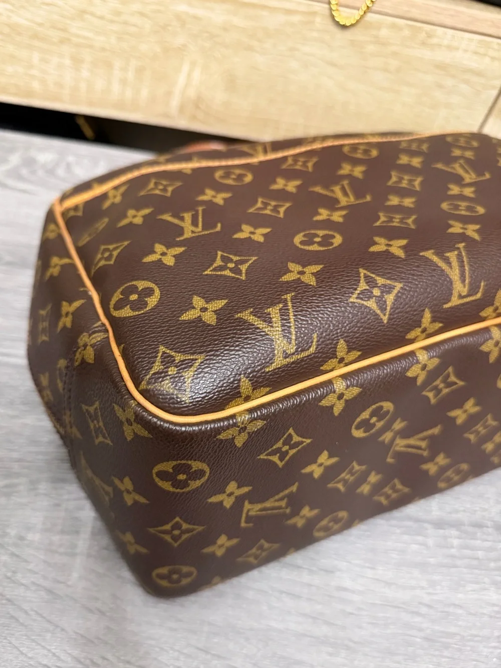 Louis Vuitton Vintage Deauville Monogram with COA